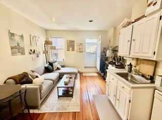 24 Hull St APT 3R, Boston, MA 02113