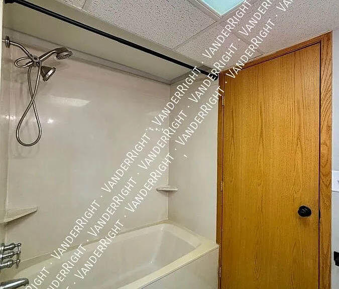 1113 S Blauvelt Ave — Photo 34