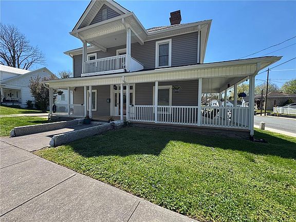 4th image of 502 Spring St