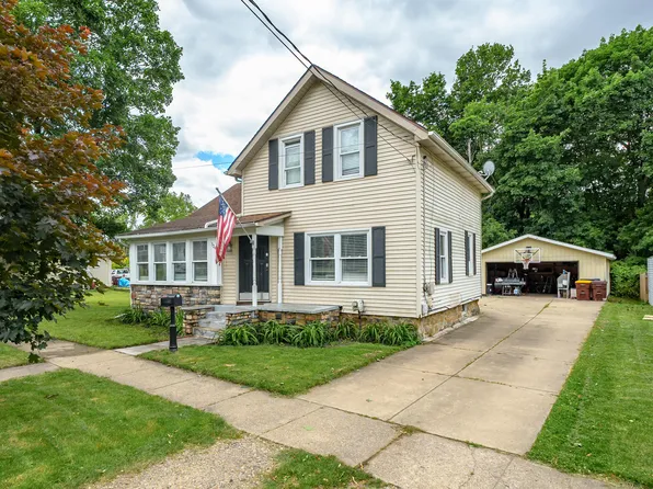 324 S Hamilton St, Marshall, MI 49068