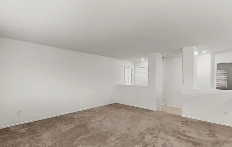 9123 Weeping Hollow Ave — Photo 22