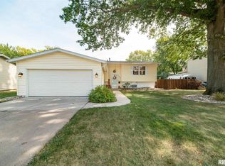 4805 Gaines St, Davenport, IA