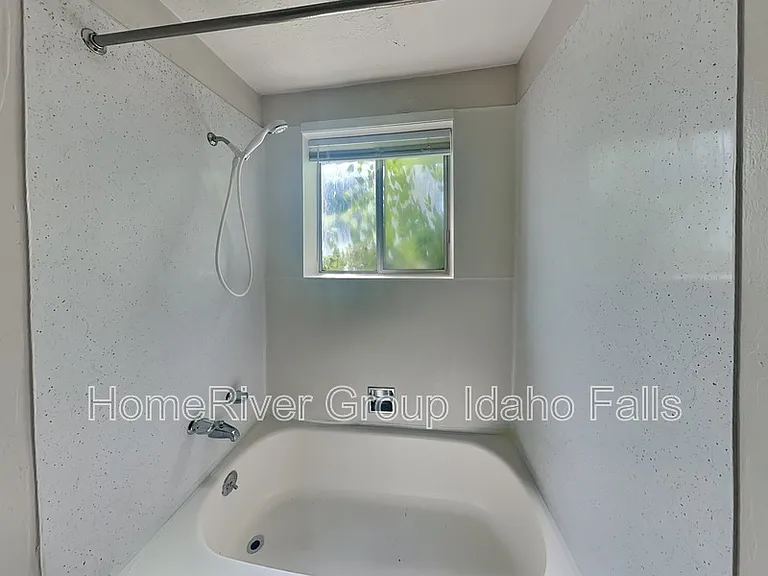 1110 Garfield St #4 — Photo 11