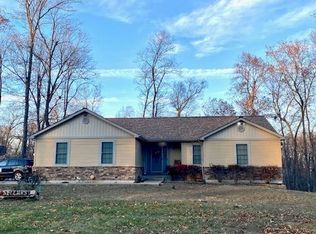 2901 Hickory Ln, Farmington, MO 63640