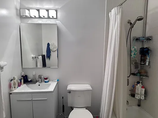 Rented by Lin Pan International Realty LLC | media 3