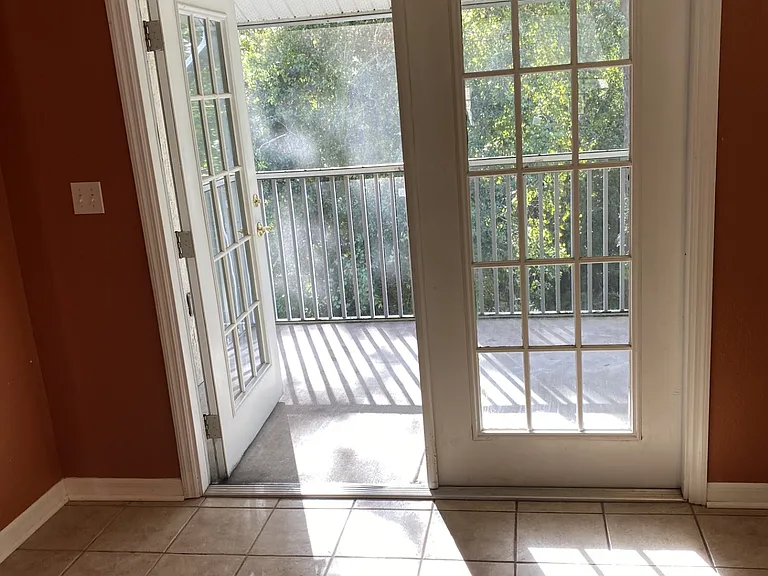 141 Reserve Cir — Photo 11