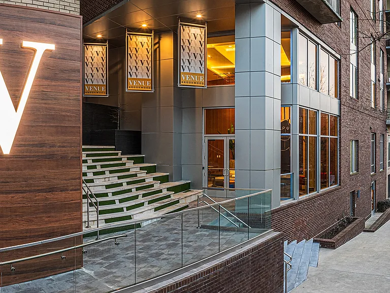 Venue Brookwood Apartments — Photo 44