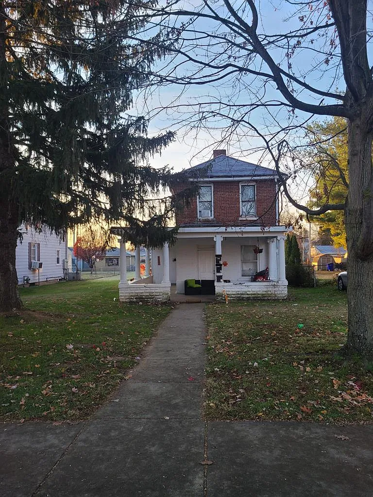 778 E Main St photo 1