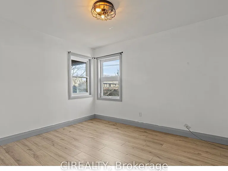 14 Elmwood Ave — Photo 13