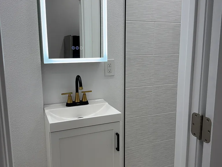 mirror that lights up
