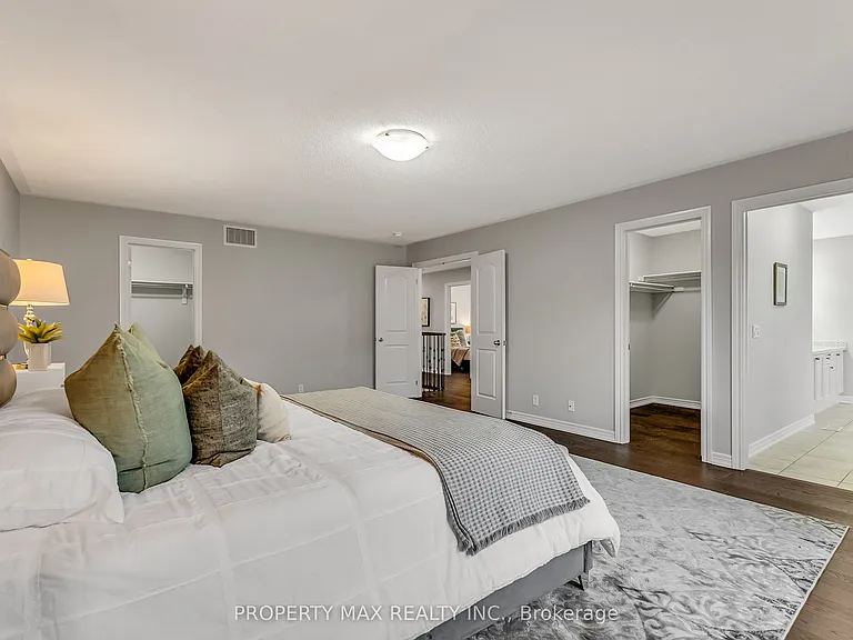 40 Britannia Ave E — Photo 34