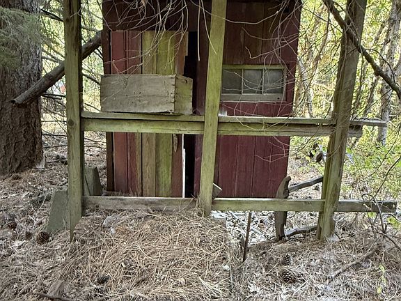 5th image of 121 Cooke Rd