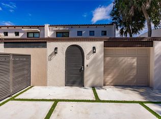 7238 Jacaranda Ln #7238, Hialeah, FL 33014