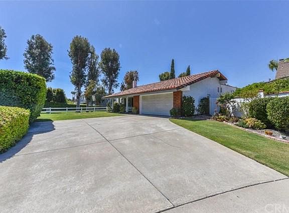 3rd image of 15361 Nimes Cir