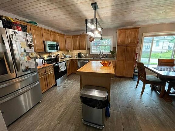 4th image of 2341 Cedar Dr