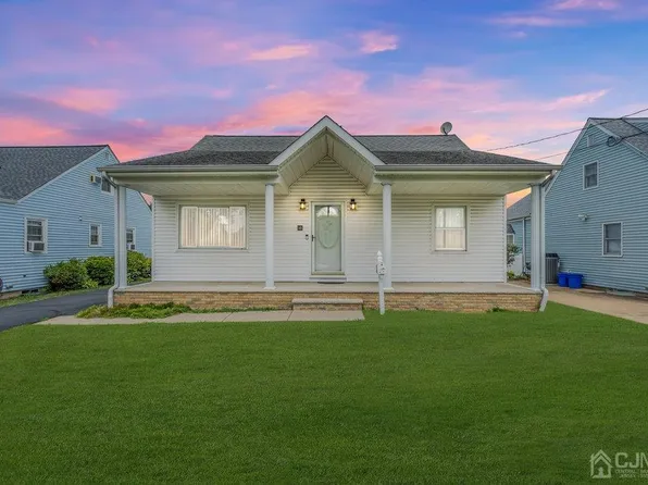 145 Giles Ave, Middlesex, NJ 08846