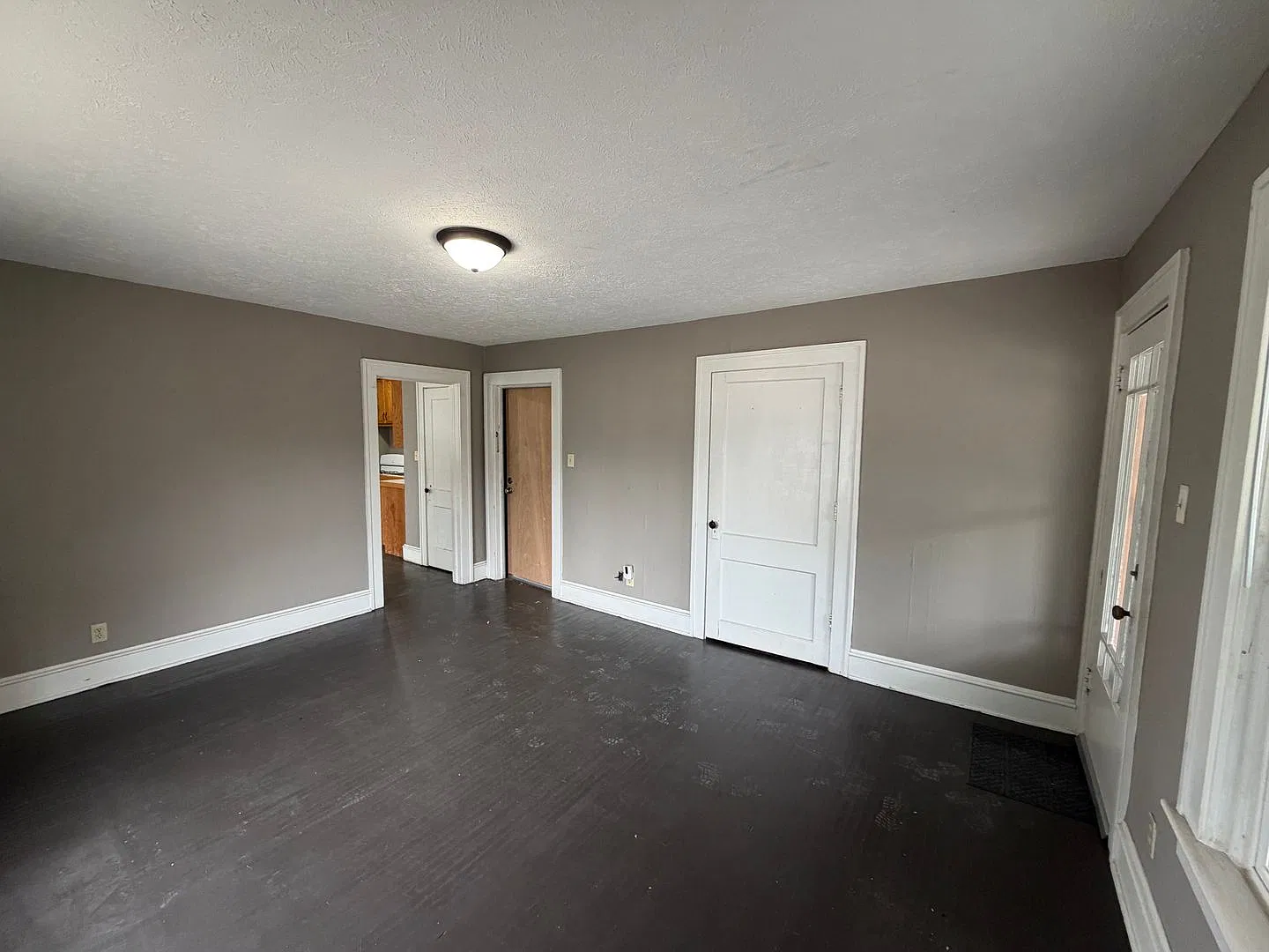 1313 S Main — Photo 4