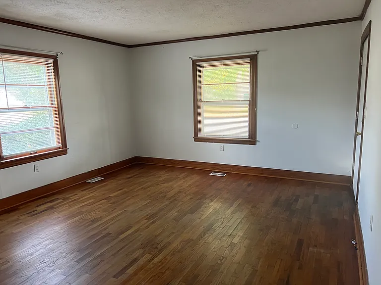 409 Fonville St — Photo 4