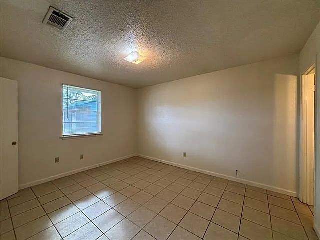 1145 Warren Dr — Photo 9
