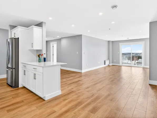 24 Gilbert Dr #307, Charlottetown, PE C1C 0W2