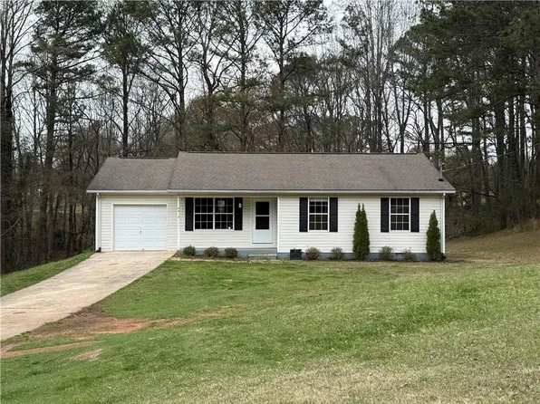 8910 Bridgewater Dr, Gainesville, GA 30506