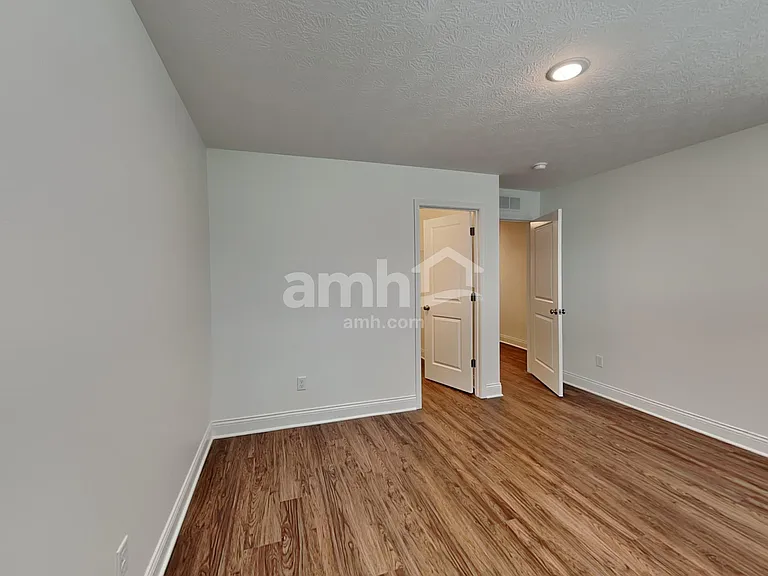 906 Castor Dr — Photo 22