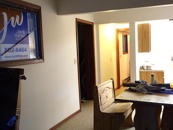 4th image of 485 Timberline Dr