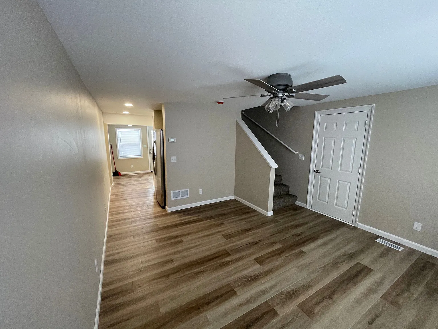 1 bed, 800 sqft, $1,375 — Photo 3