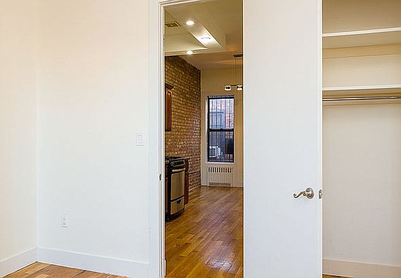 3rd image of 171 Starr St #4B