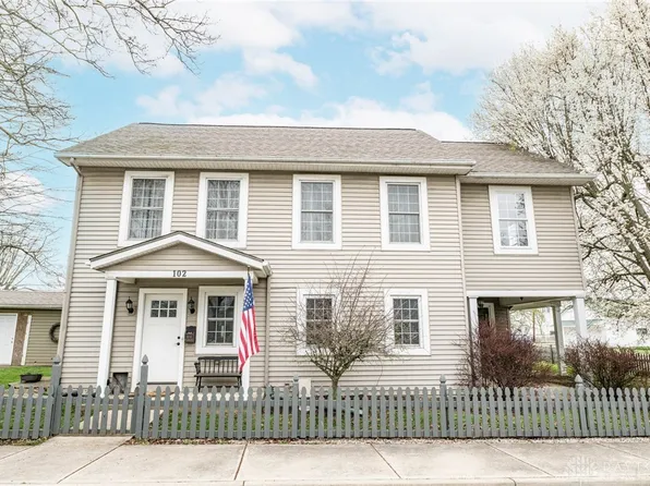 102 S Elm St, Farmersville, OH 45325