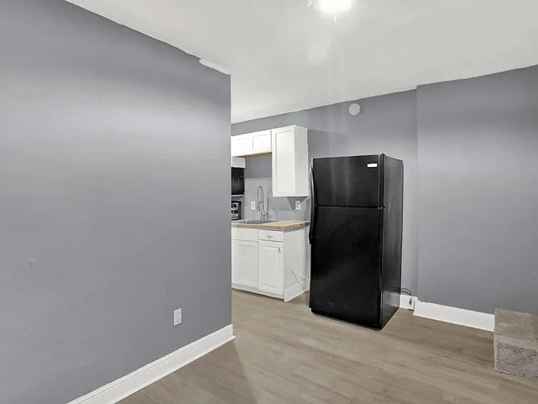 810 N Euclid Ave — Photo 4