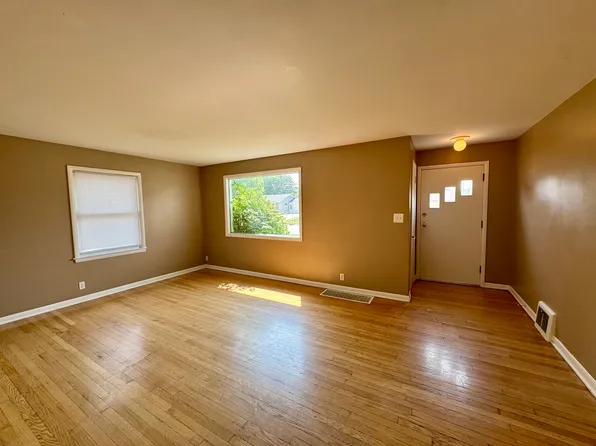 6343 51st Ave, Kenosha, WI 53142