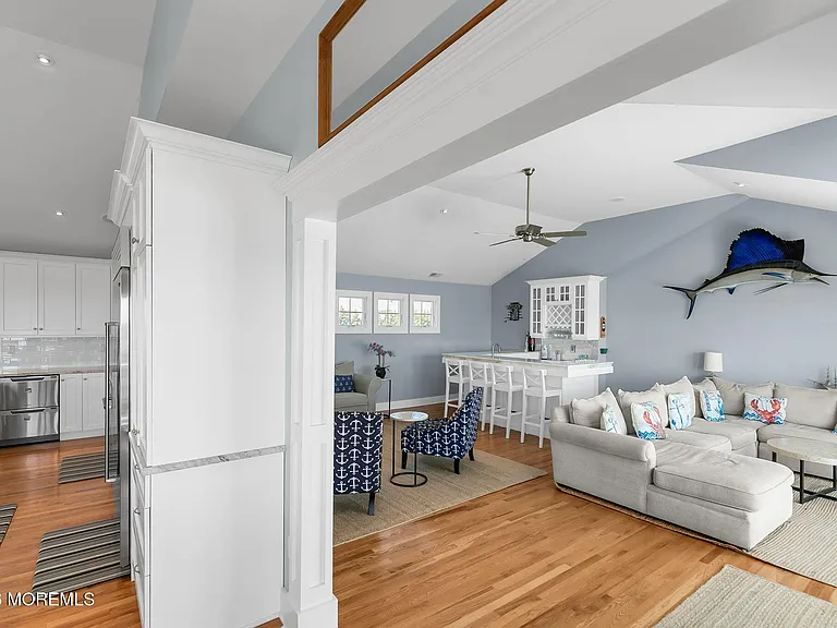 5 Lorraine Ave — Photo 16