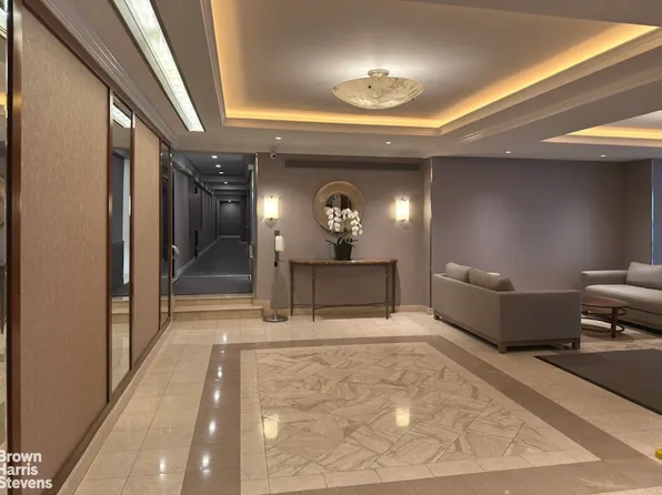 425 East 79th Street image 14 of 15