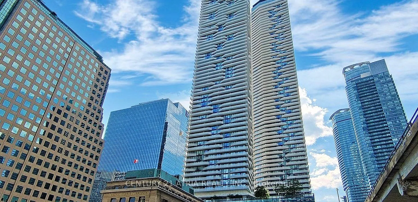 100 Harbour St #6604 photo 1