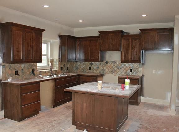 5th image of 8505 N Kensington St