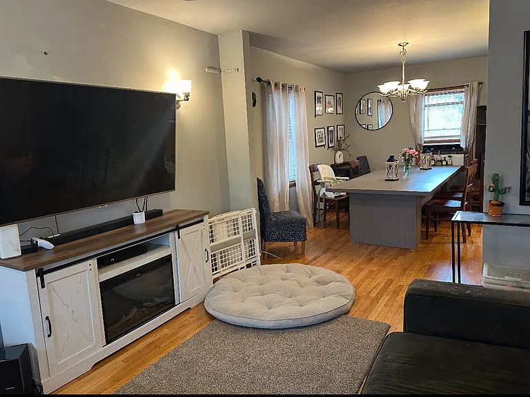 445 3rd Ave — Photo 3