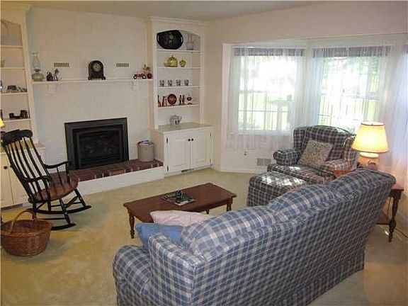 5th image of 1006 Jordan Dr