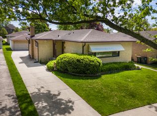 8507 N Olcott Ave, Niles, IL 60714