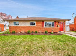 40626 Colony Dr, Sterling Heights, MI 48313
