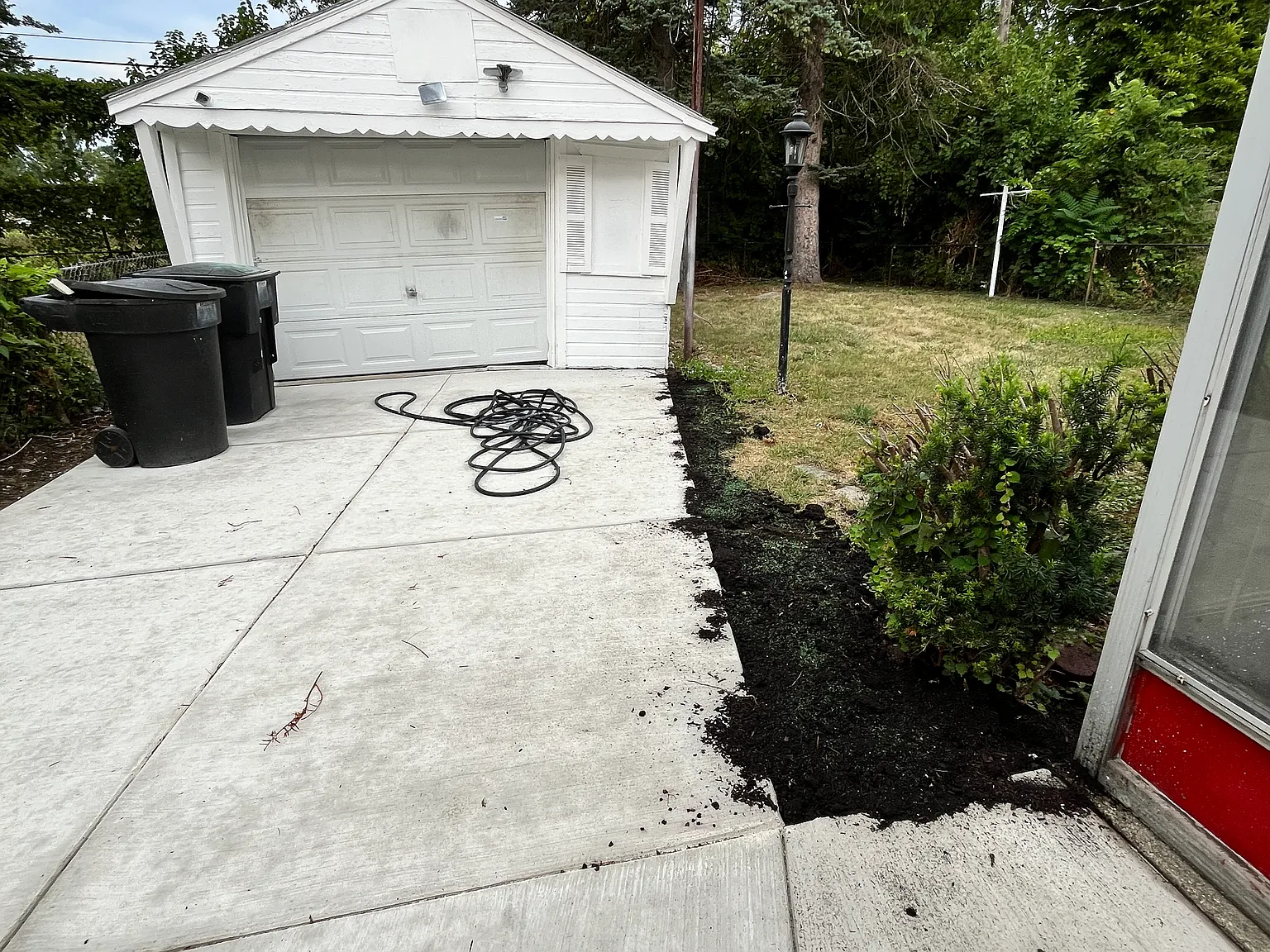 3 bed, 799 sqft, $1,300 — Photo 2