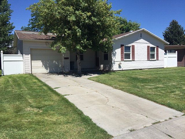 1st image of 2221 Meadow St