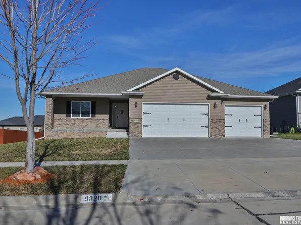 9320 Eagleton Ln, Lincoln, NE 68505