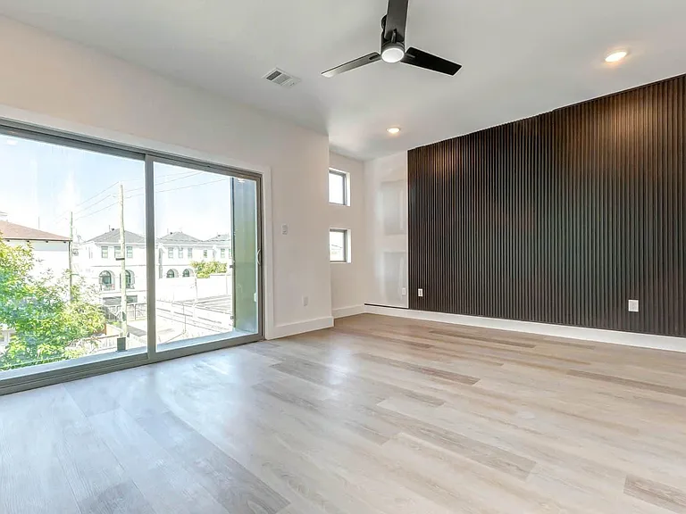 5636 Dolores St — Photo 20