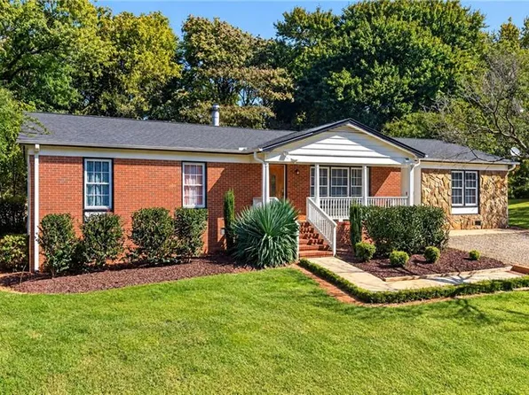 1802 N Chatham Ave, Siler City, NC 27344