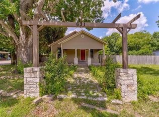631 S Church St, Lockhart, TX 78644
