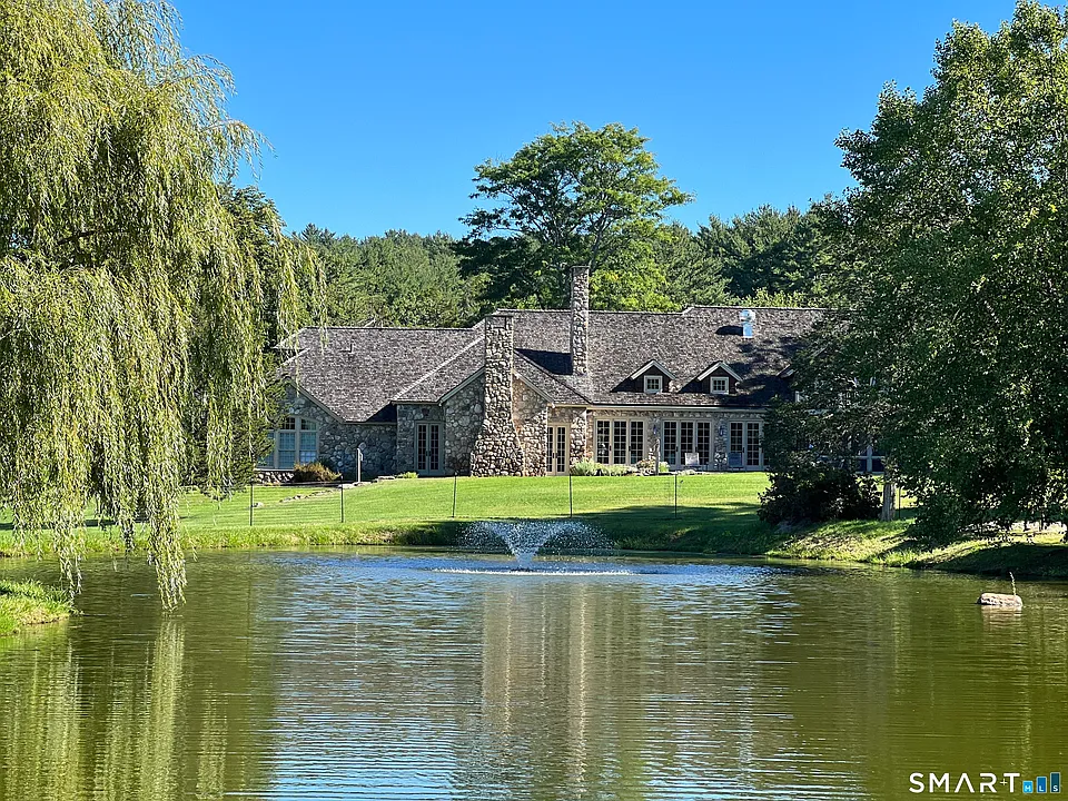 55 Bishop Ln
