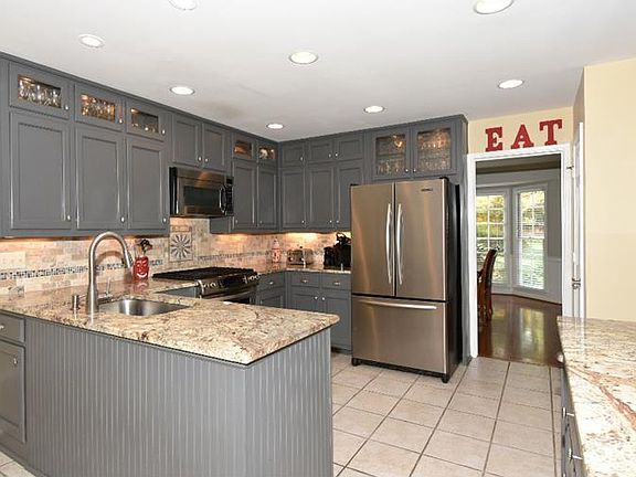 5th image of 9135 Eves Cir