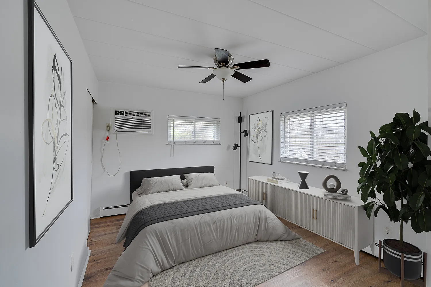 4000 Ledgewood Dr — Photo 3