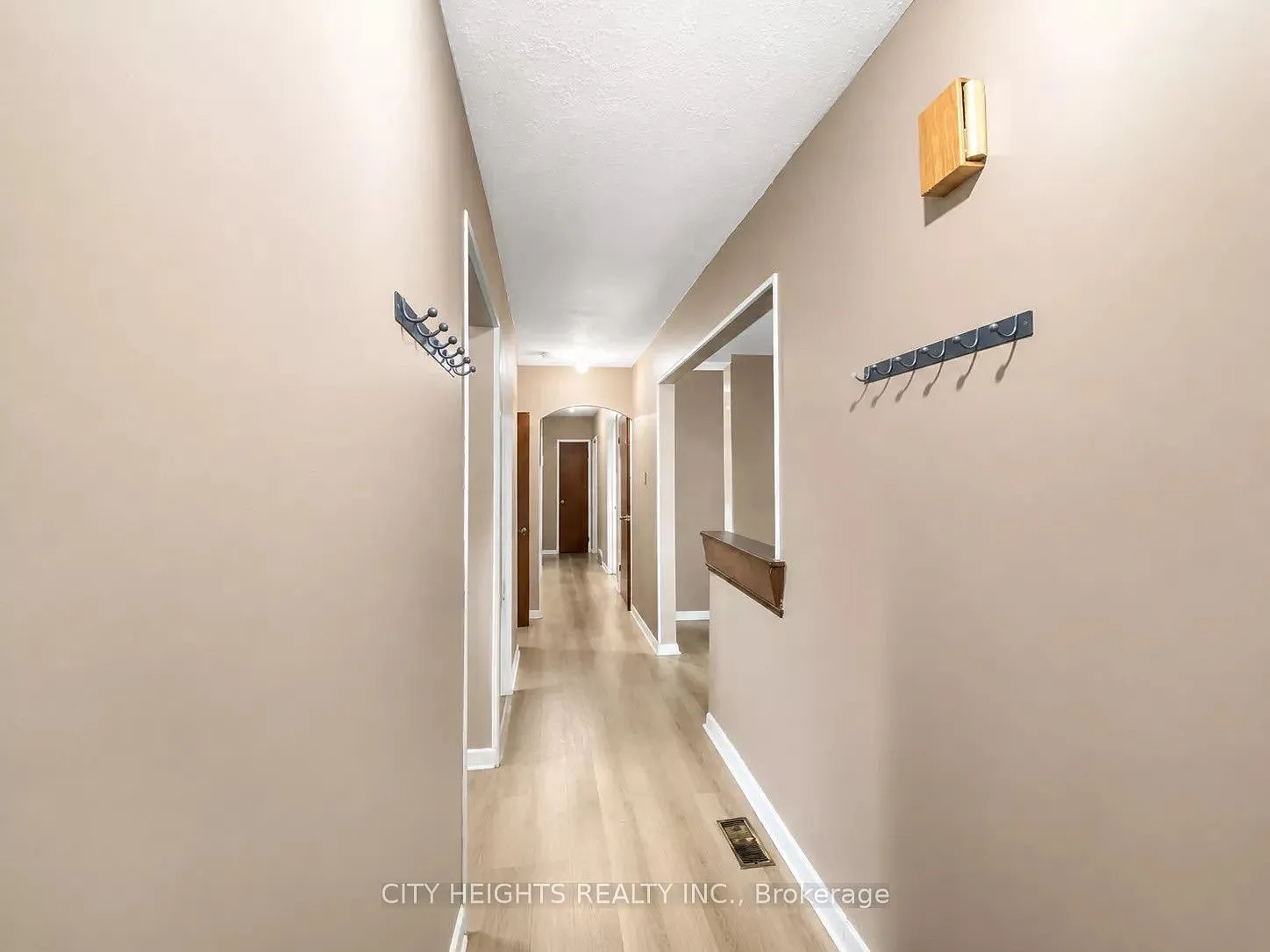 4 bed, $2,900 — Photo 4